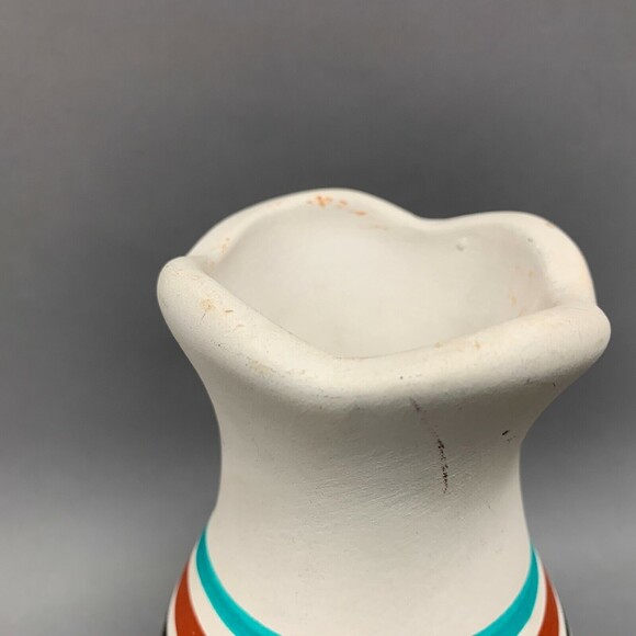 Signed L. Toya Jemez N. M. Albuquerque Native American Pottery Vase 6 5/8" High - Picture 3 of 9